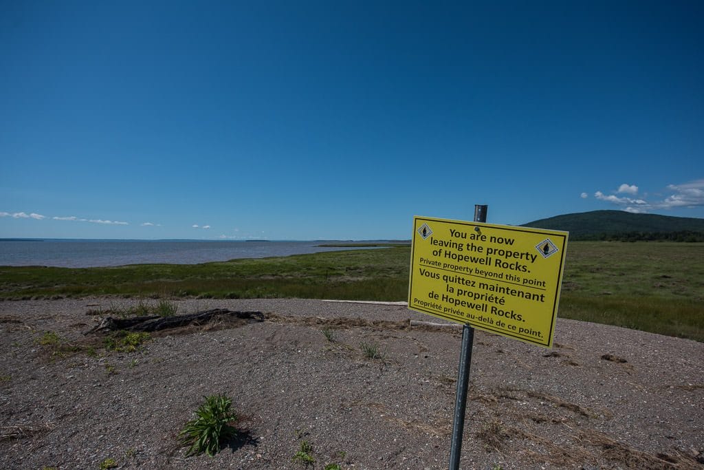 Sign showing you have reached the end of Hopewell Rocks property
