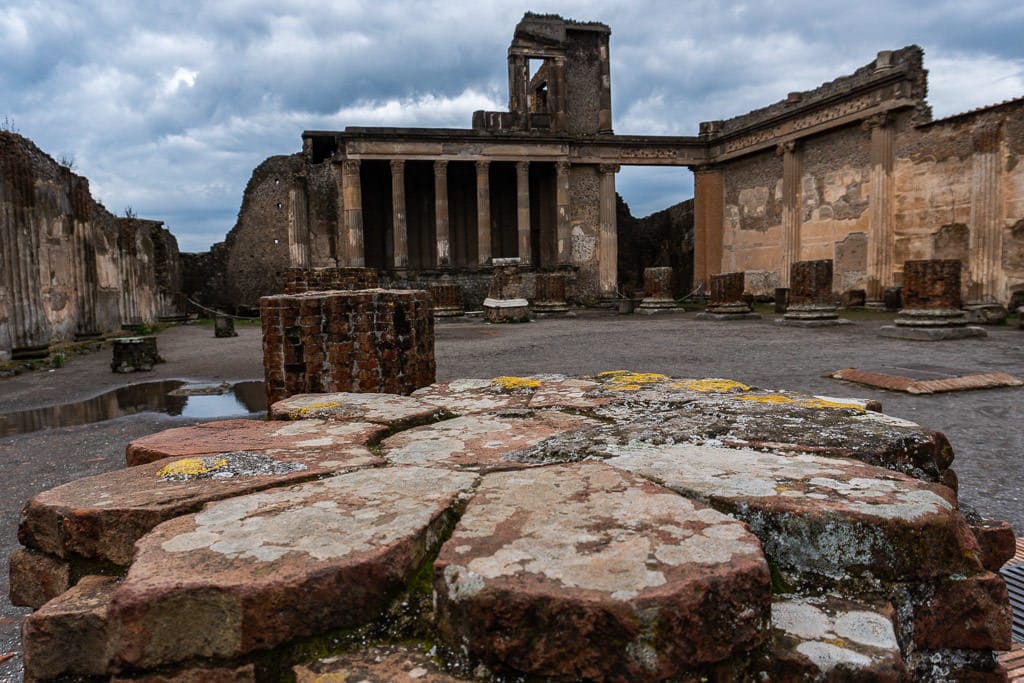 pompeii side trip to naples