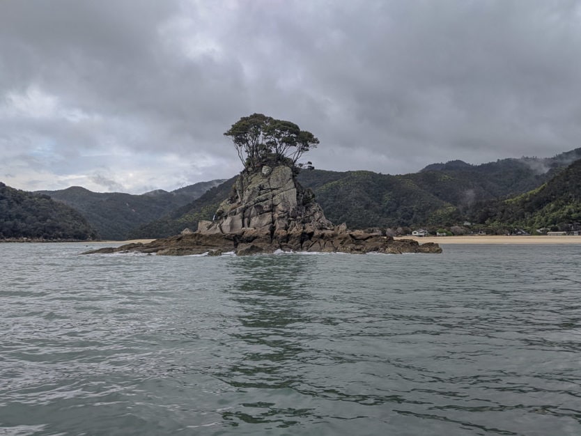 beautiful scenery in abel tasman national park that we saw on our abel tasman water taxi