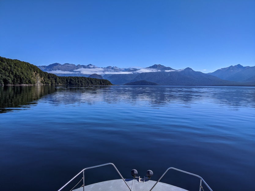 cruise across manapouri lake in doubtful sound