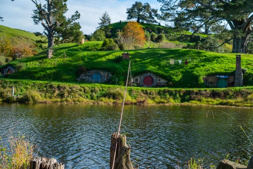 visiting hobbiton in new zealand - photo opps