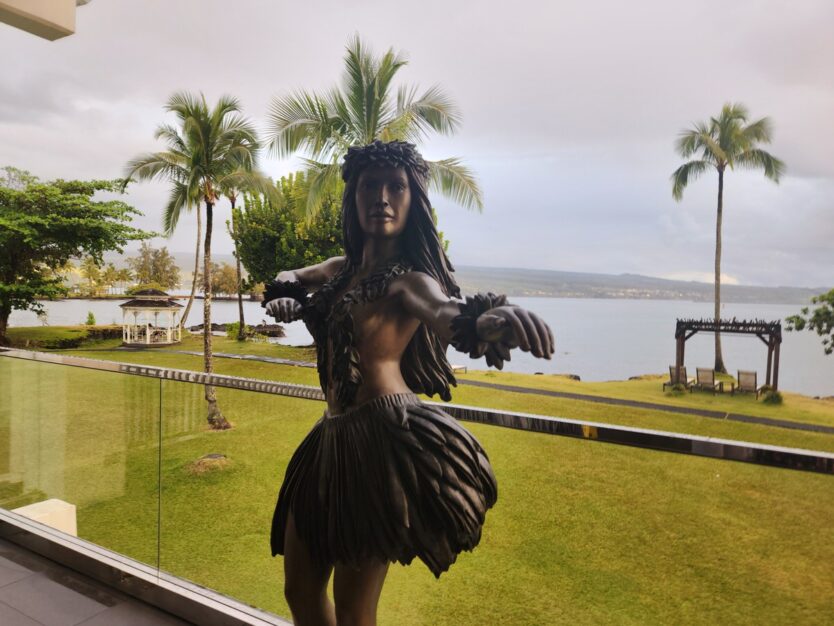 hula theme hilo hotel grand naniloa