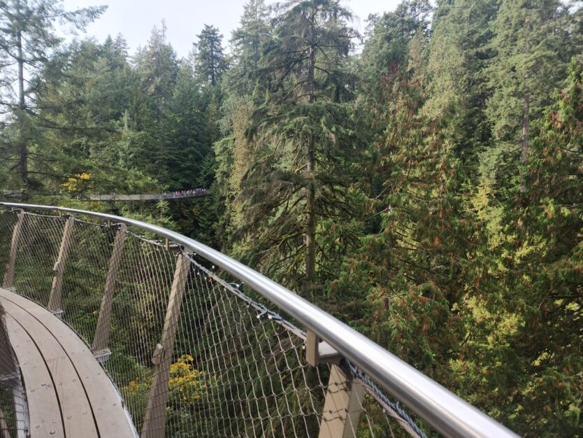 cliffwalk trail capilano suspension bridge park vancouver